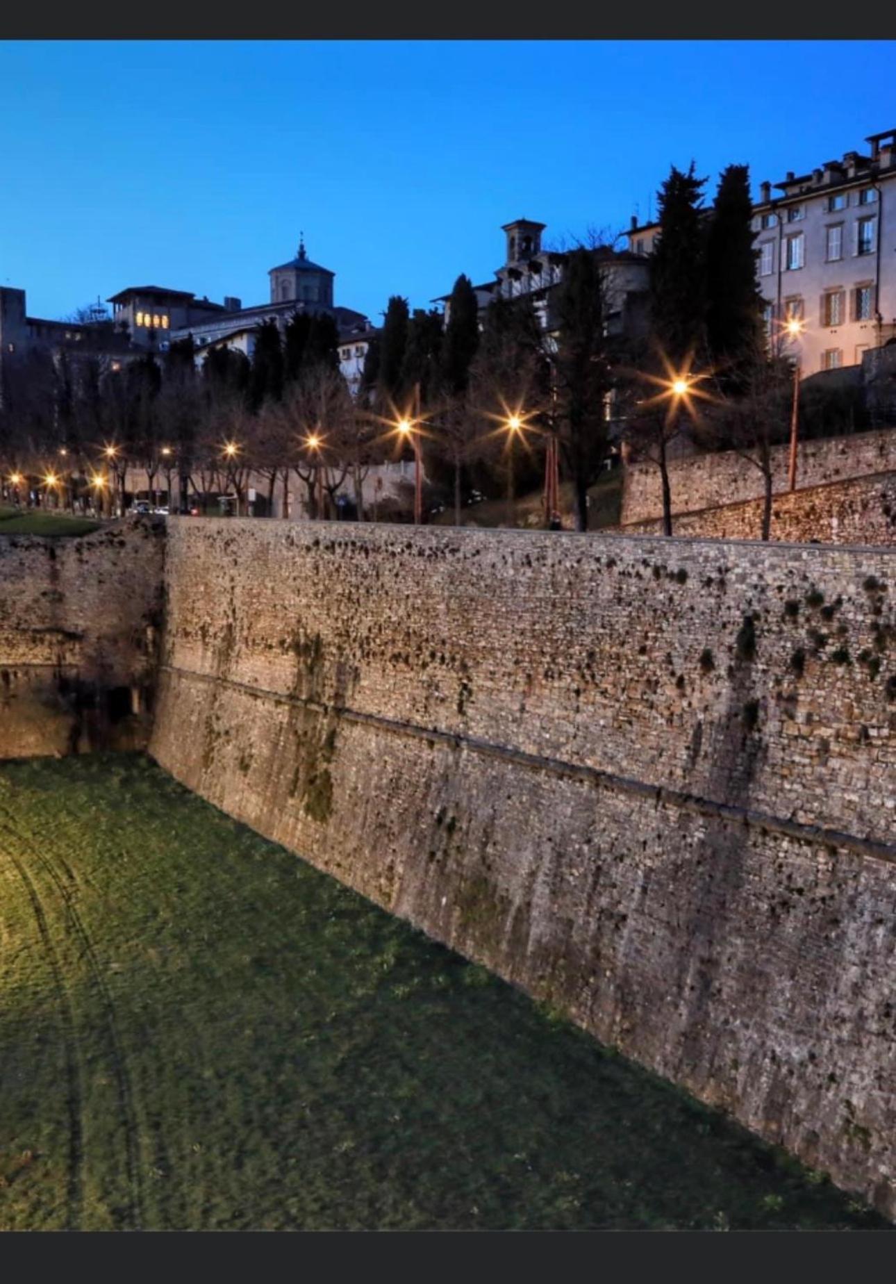 Smart Silver Apartment Central Bergamo Exterior foto